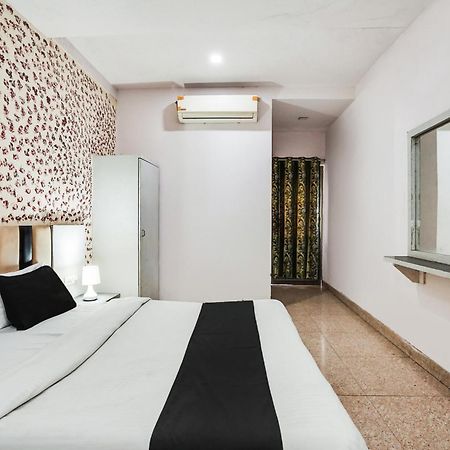 Hotel O Crystal Ahmedabad Exterior foto